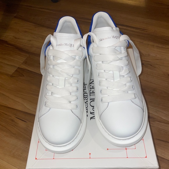 Alexander McQueen - Picture 4 of 4